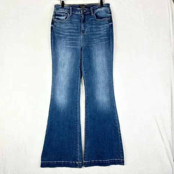 Judy Blue High Waist Wide Hem Flare Jeans Size 13/31 Medium Wash Stretch - Picture 3 of 8